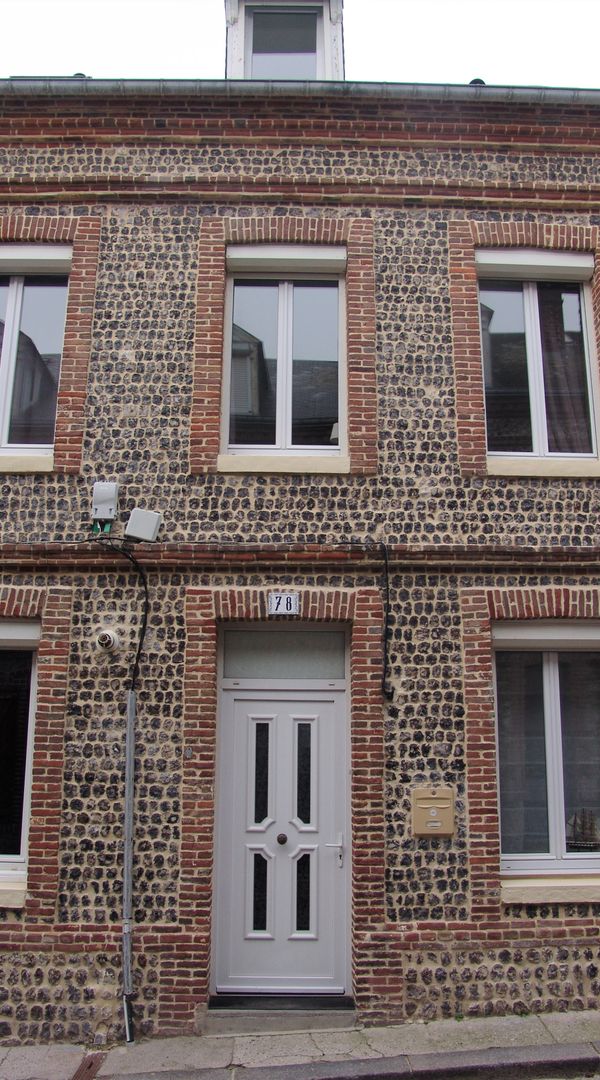 Maison à 150m de la plage et du port. Proche d'Etretat. Merci de lire l'annonce en totalité.