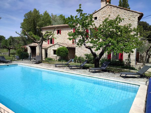 Ancien Moulin avec piscine en Drôme Provençale.