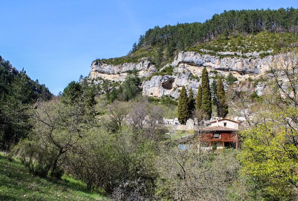 Dans la vallée de la Drôme, au pied du Vercors, grande maison en pleine nature