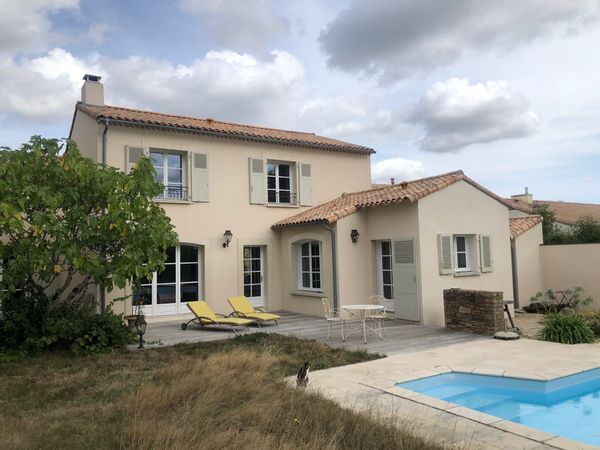 Charmante maison de famille lumineuse, à proximité d’une ville historique de l’Ouest de la France