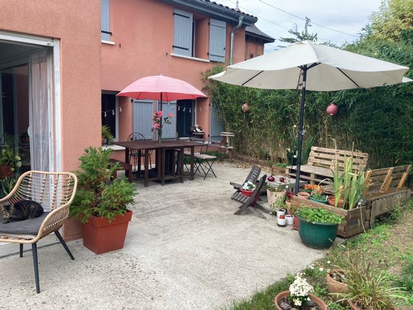Jolie maison de village avec jardin, aux portes de Lyon, de la Dombes et du Beaujolais