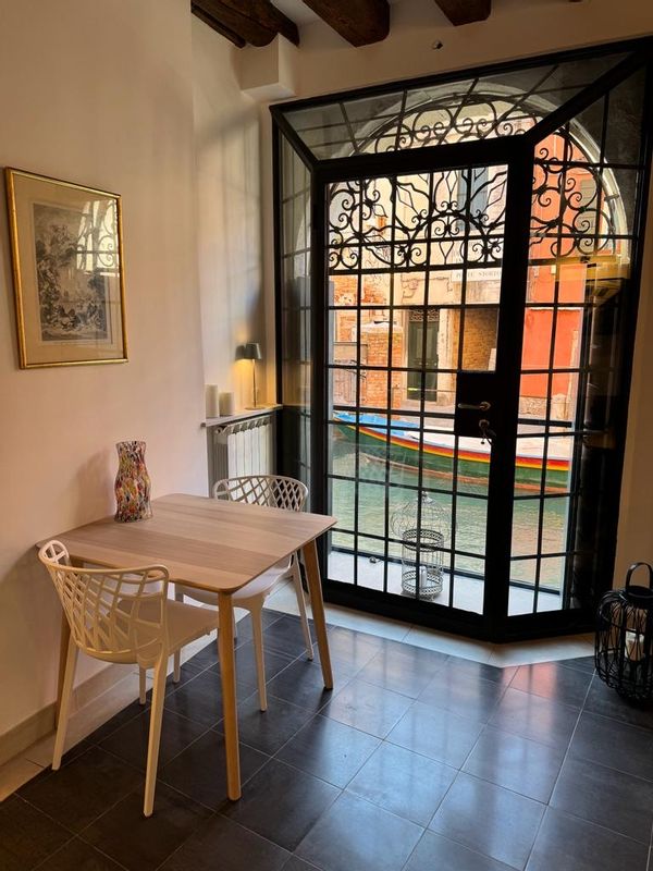 Casa Penini canal view