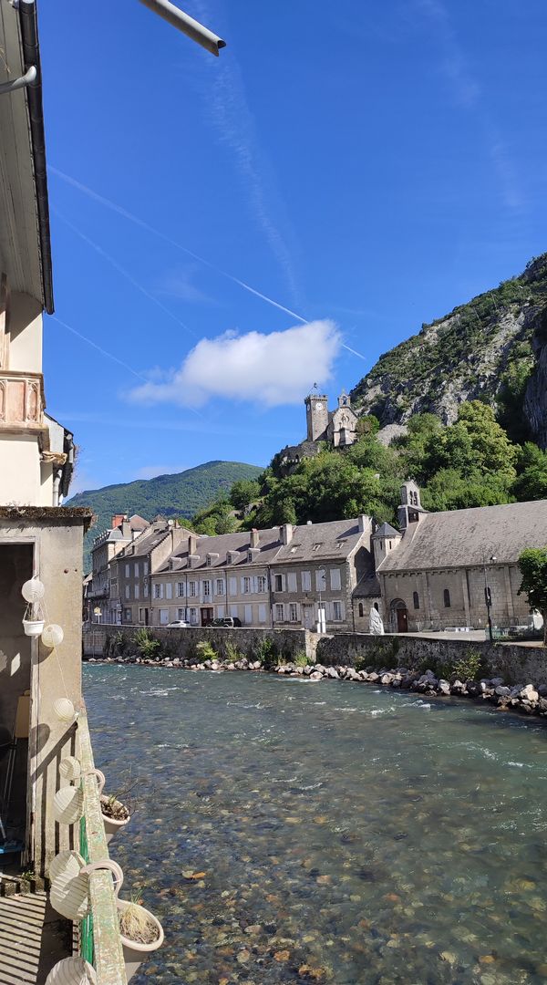 Grand appartement de montagne 4 personnes au dessus de la Garonne