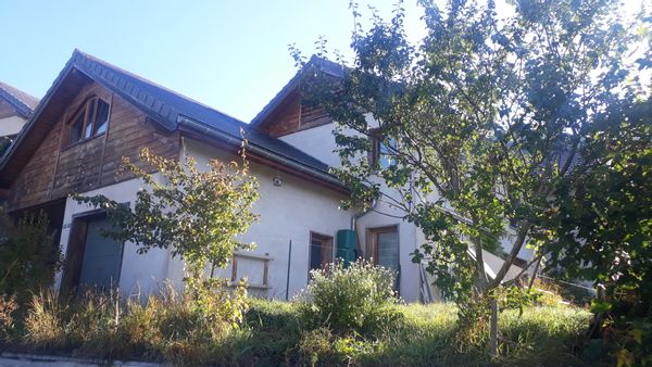 Maison familiale et écologique au cœur d'un hameau de montagne