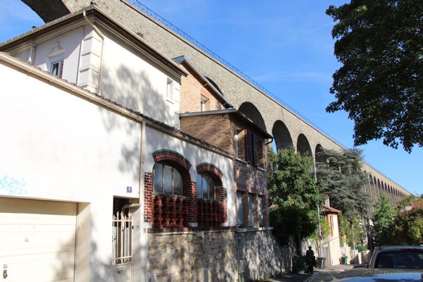 Maison de charme de 1920, aux portes de Paris, logement intégral ou chambre privée, minimum 2 nuits
