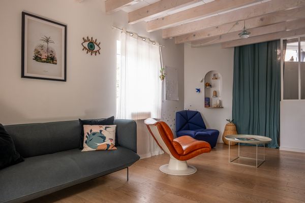 Notre petite maisonnette en pierre se situe dans la "campagne" lyonnaise, à 20km de Lyon.