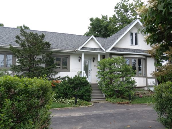 Maison dans un secteur d'agriculture  dans une ville de 400k habitants: Laval .  15 min de Montréal