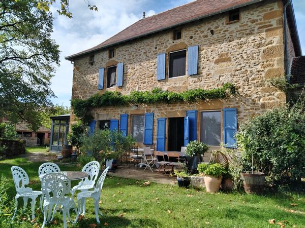 La maison de Christiane , dans un village à 10 km de Figeac, dans le Lot