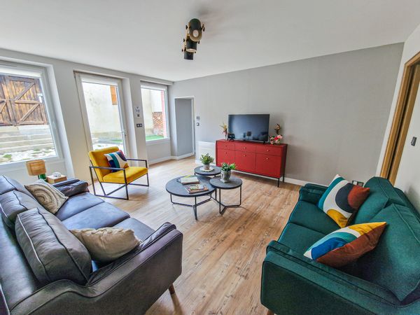 Capitale du Champagne – Maison Magnum 80 – Votre maison pour 6 pers avec cour et terrain de pétanque