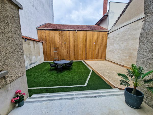 Capitale du Champagne – Maison Magnum 80 – Votre maison pour 6 pers avec cour et terrain de pétanque