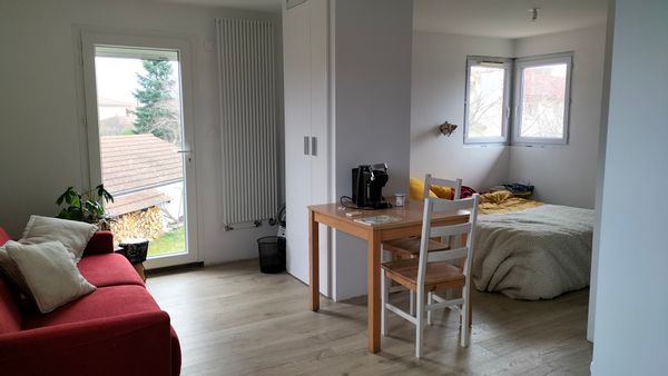 Grande chambre au 1er étage avec salle de bain privée