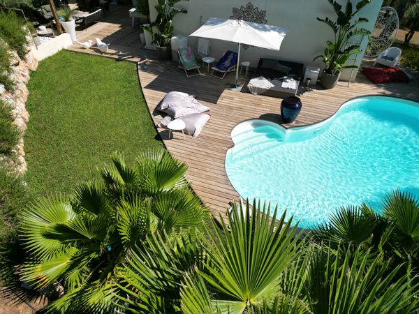 Superbe villa d'architecte avec 4 chambres, piscine, nature et tranquillité près de Montpellier