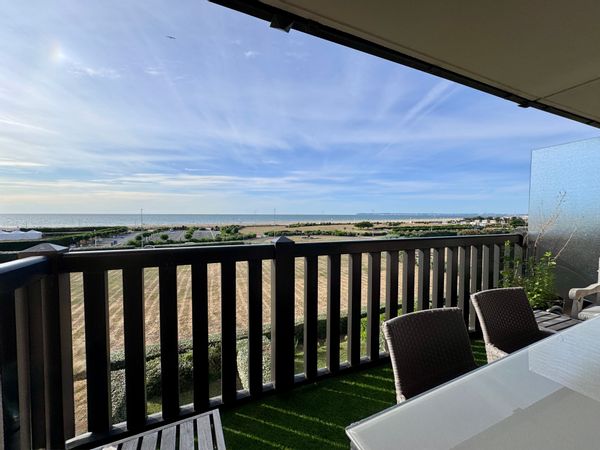 DEAUVILLE - Bel appartement vue mer