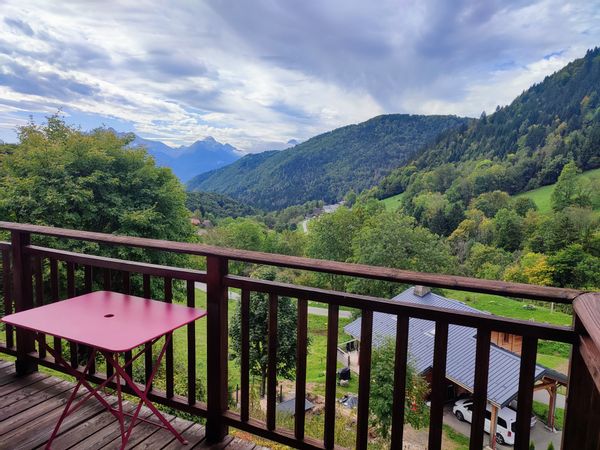 Appartement 6 personnes - vue sur les Alpes, proche du lac d'Annecy