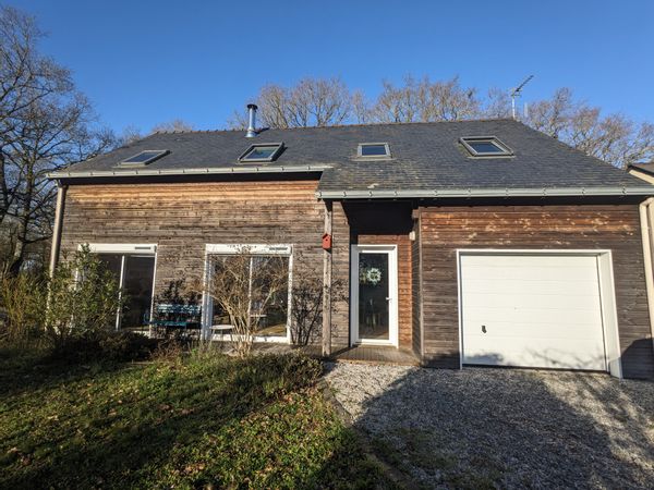 La maison en bois de Manon et Nicolas.