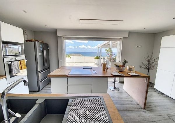 La maison de Michael et Jennifer vue mer à 180° à 5mn de la plage