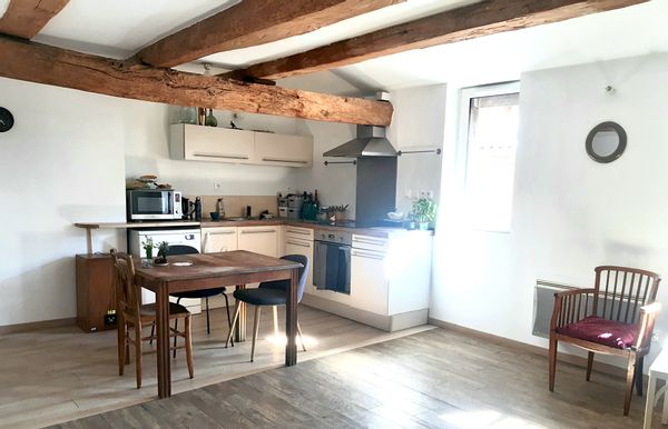 Appartement charmant au coeur d'une petite ville animée et chargée d'histoire entre Toulouse et Albi