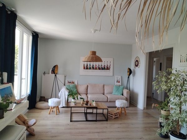 Appartement  de Carine dans une résidence calme et sécurisée, parc très arboré proche stade, Lyon.