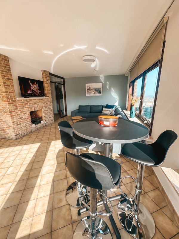 Spacieux appartement très lumineux et vue mer dans le centre de Koksijde récemment remis à neuf.