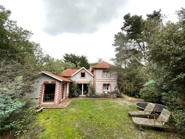 Maison au cœur du bois de la chaize