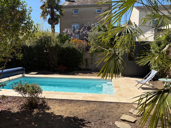Grande maison paisible avec piscine en centre ville