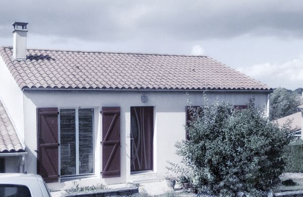 Maison simple  Véranda a l'arrière Tout Petit terrain/terrasse ouverte sur la rue devant la maison
