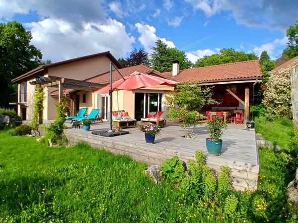 La maison de Sandrine et Jean-Stéphane au cœur de la montagne
