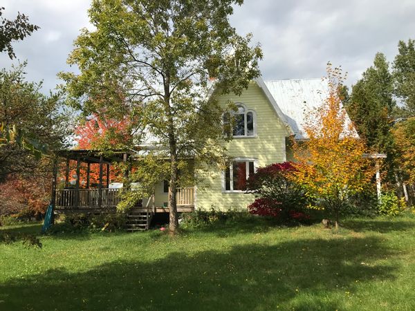 Maison de trois chambres sur le rang Mississipi
