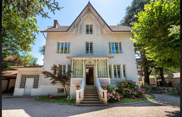 Maison familiale à 2 pas de Lyon