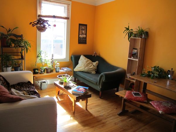 Appartement Montréal, très lumineux, simple et confortable dans le quartier de Pointe-Saint-Charles