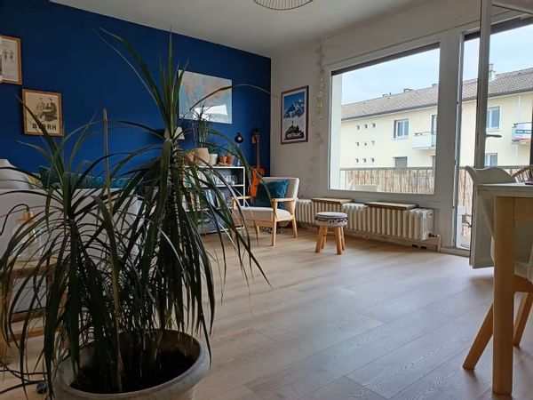 Appartement cosy à 20 minutes à pied de la vieille ville.