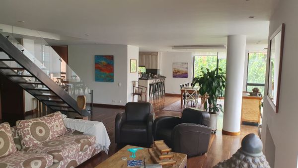 Duplex de charme, lumineux et parfaitement placé pour découvrir Bogotá