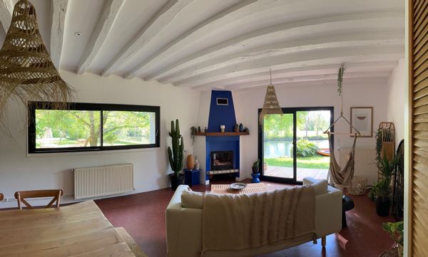 Petite maison au bord de l’eau