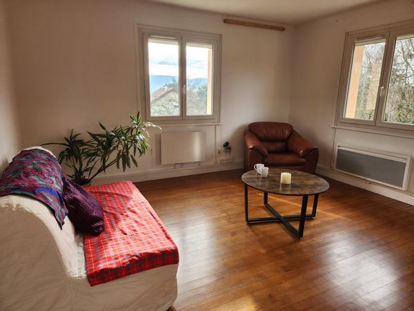 Appartement lumineux et calme proche de Genève