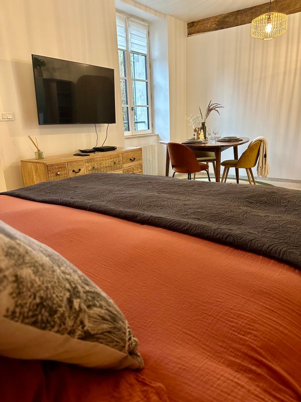 Studio romantique et rénové à deux pas du centre ville de Senlis