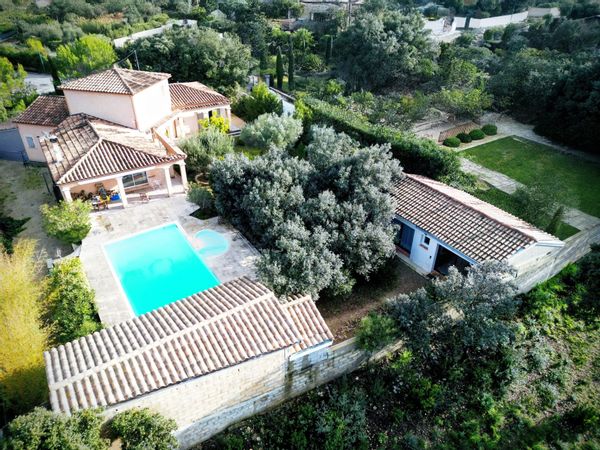 Au calme, en coeur de Garrigue pour une visite de quelques jours en pays nîmois