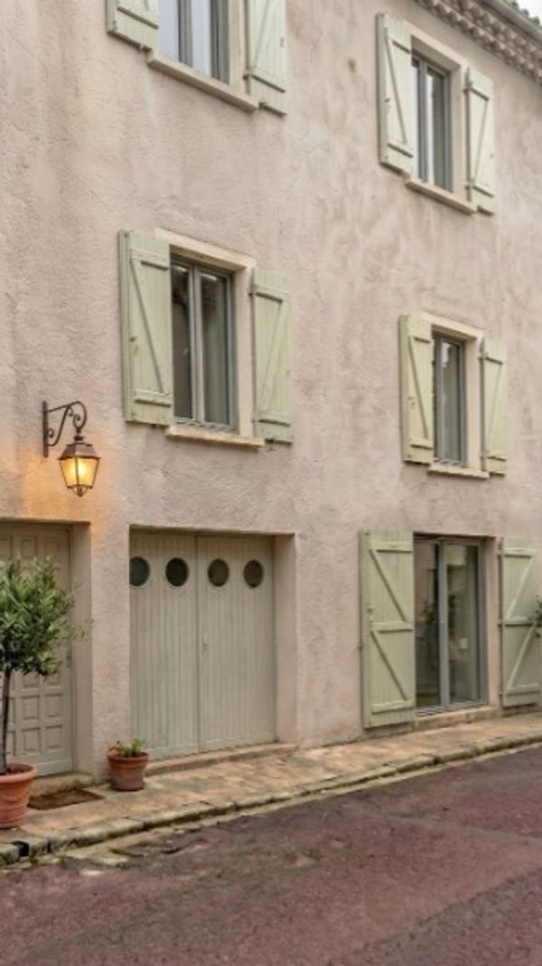 La maison secondaire de Stéphane & Vanessa dans la cité médiévale de Séverac le Château en Aveyron