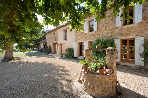 La maison de Virginie & Raphaël :  mas en pierre au coeur de la Provence entre lavande et légumes!