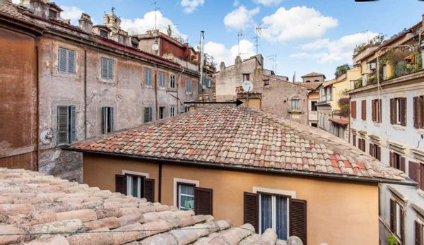 Glamping nest with private terrace on Roman ancient roofs