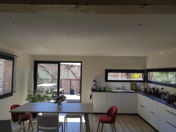 Appartement 4 chambres avec une grande terrasse proche mer au centre du village provençal du Pradet