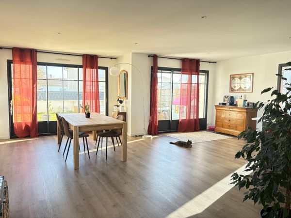 Maison de Blanche 145 m2 avec piscine à 5 minutes de Royan