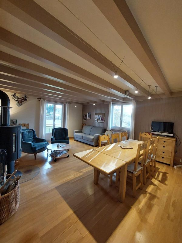 Grand appartement dans un chalet de 8 logements, proche centre des Rousses