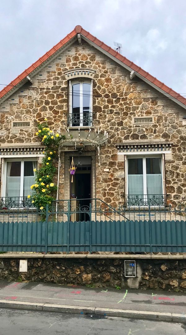 Belle maison de charme avec jardin / 20 minutes à pied de Paris. 7 minutes RER B et metro 4.