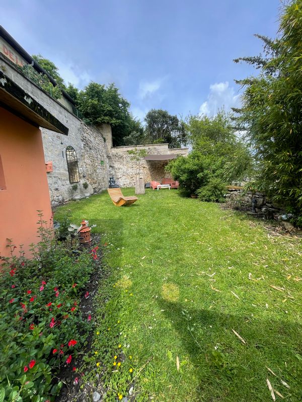 Appartement T3 de charme avec jardin ensoleillé, au cœur du centre historique de Pontoise