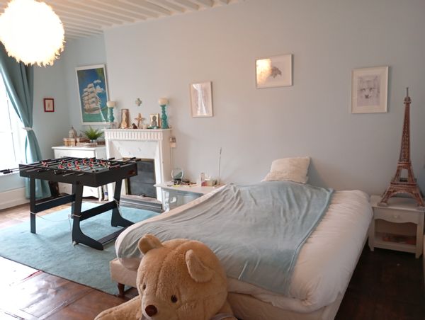 La chambre privée de Céline & Gaëtan proche de la Chaîne des Puys (patrimoine mondial Unesco).