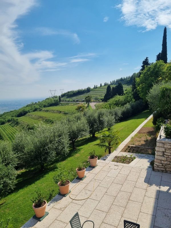 Private house with a view on Valpolicella, surrounded by vineyards and nature