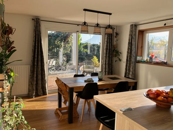 Maison confortable au pied des montagnes