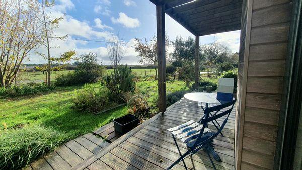 Maison à 5 km de l'Océan, dans un écrin de verdure.