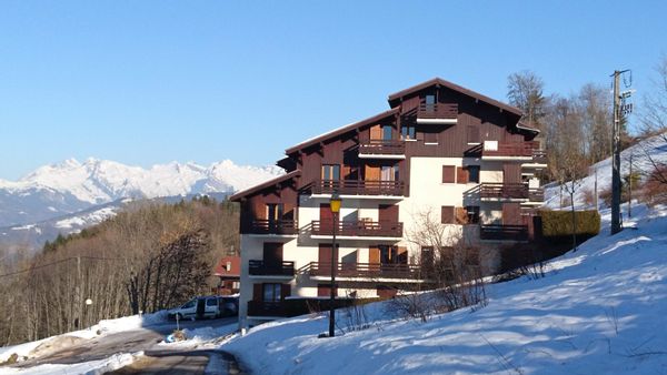 La maison de Anne a une magnifique vue sur les montagnes depuis les balcons