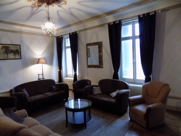 Manoir 15 personnes, billard, Wifi, au calme
